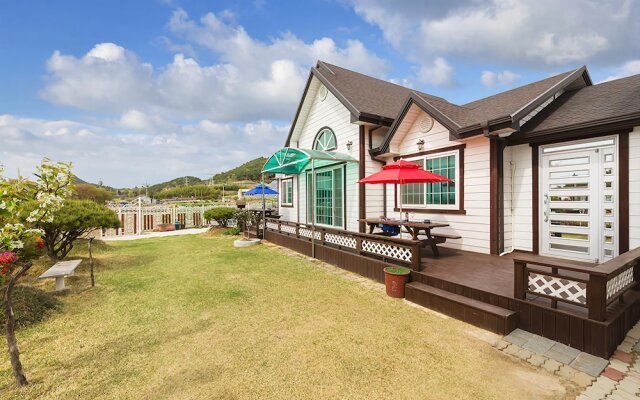 Yeosu Gold Light Pension