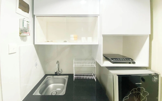 Homey 1Br Without Living Room At Amartha View Apartment