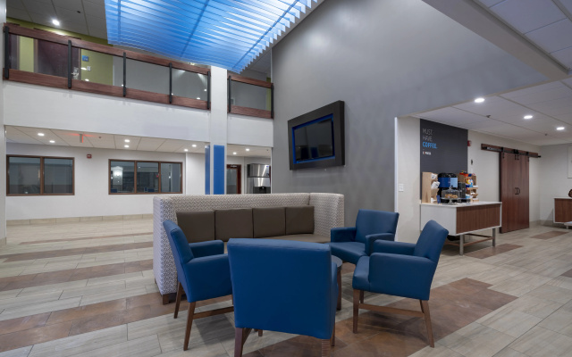 Holiday Inn Express Minneapolis/Coon Rapids/Blaine by IHG