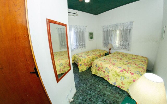 OBA 44 - Beach house in front of the sea - Caraguatatuba