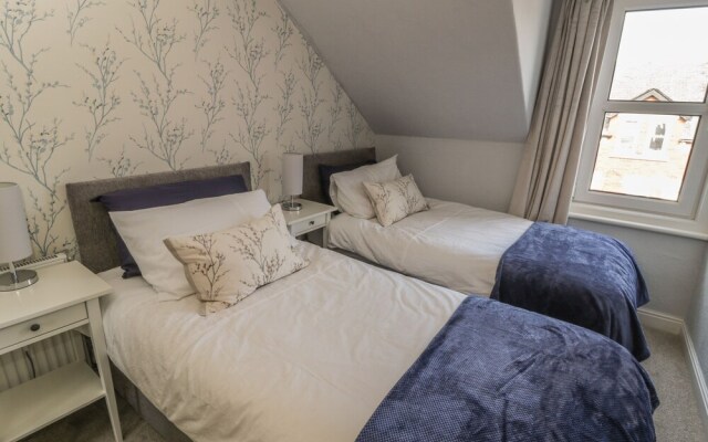 Allium House