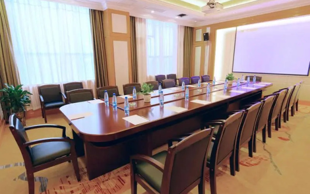 Vienna Hotel (Yongzhou District Government Square)