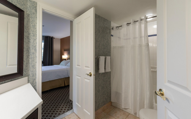 Holiday Inn Express and Suites Tremblant by IHG