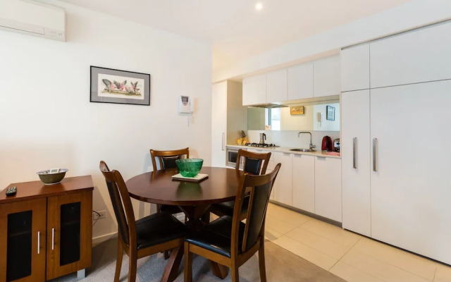TIARA, 1BDR Southbank Apartment
