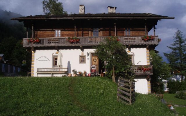 Bauernhof im Wiesengrund