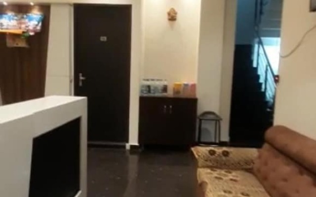 Goroomgo Yuvraj Residency Amritsar