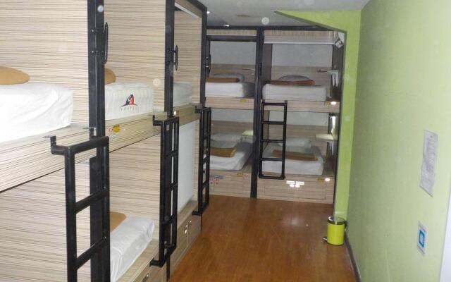 CX Hostel Legian Kelod