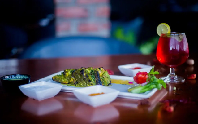 Capital O 36137 Vihaari 24 Business Hotel