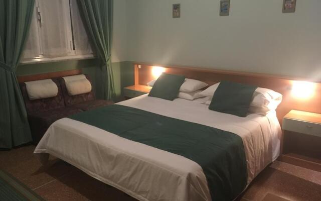 Hotel Glory