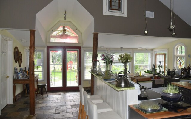 The Muskoka Rose Guest House & Retreat