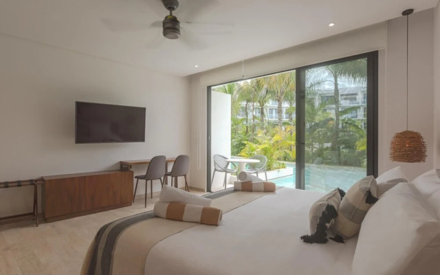 Modern Stunning Studio Swim-up Pool Fully-equipped Gym, Tulum