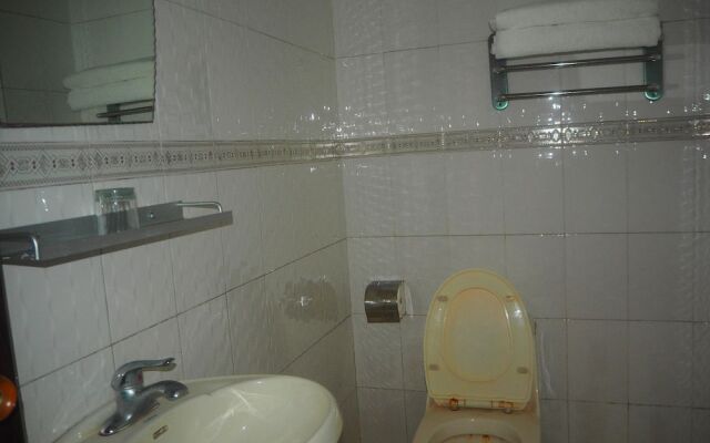 The Yangshuo Moon Resort