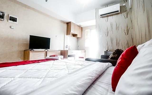 RedDoorz Apartment @ Green Lake View Ciputat
