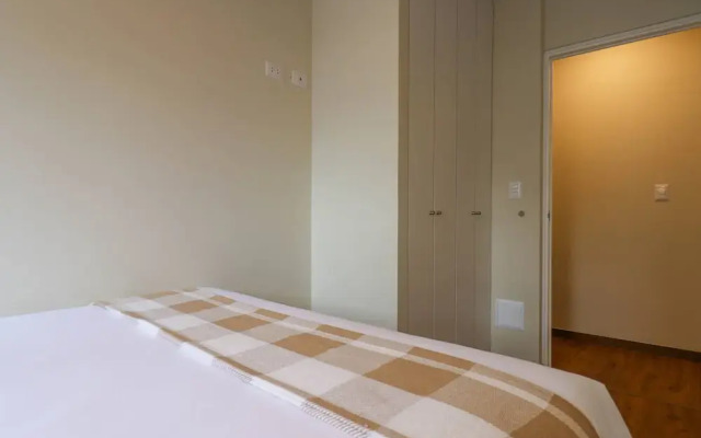 w Glorious 2BR w Perfect Balcony Near Kennedy Park