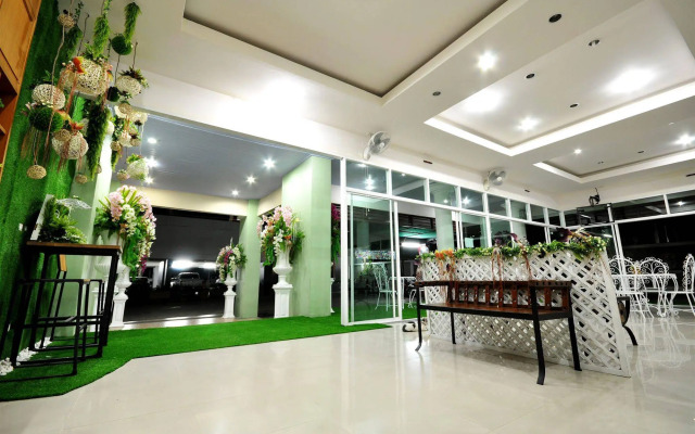 OYO 792 Omsaga Phuket Hotel