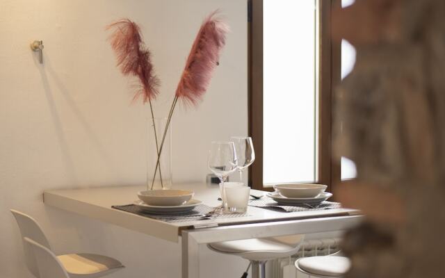 ALTIDO Romantic Loft for 3 in Perfect Como Centre