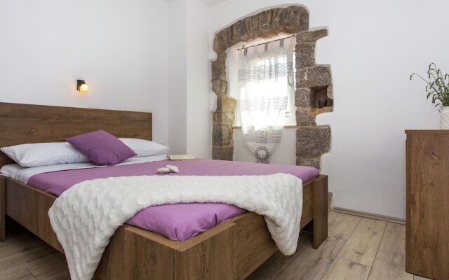 Stylish Villa in Milohnici With Private Terrace