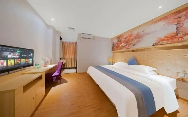 Zhongying Hotel (Zhanjiang Lingnan Normal University)