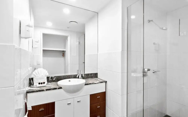 Level 45 Luxury Sub-Penthouse in Surfers