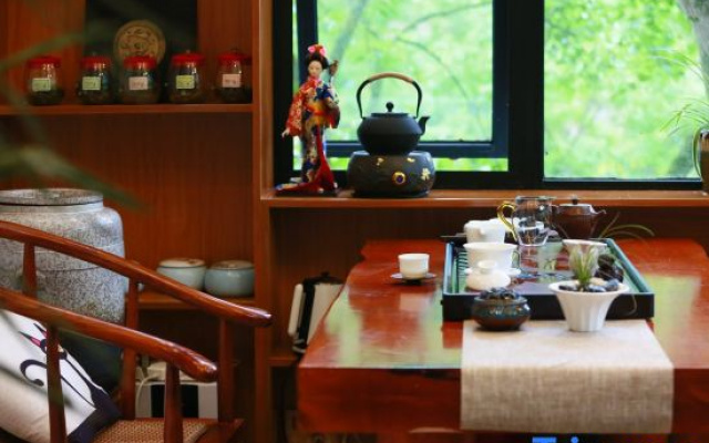 Mount Qingcheng Three Cats  Forest Spa Homestay
