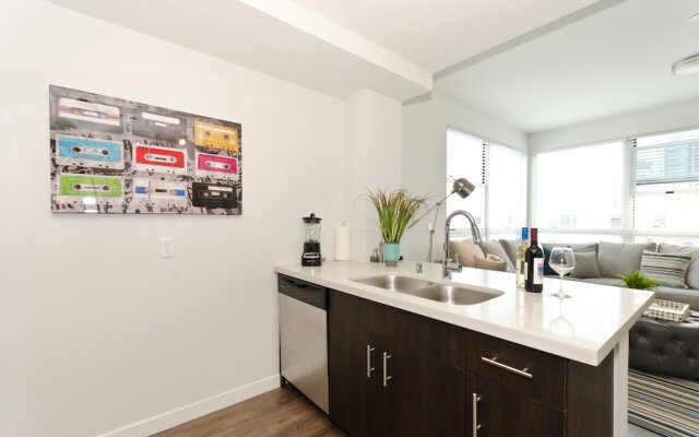 Downtown LA Penthouse Convention Suite