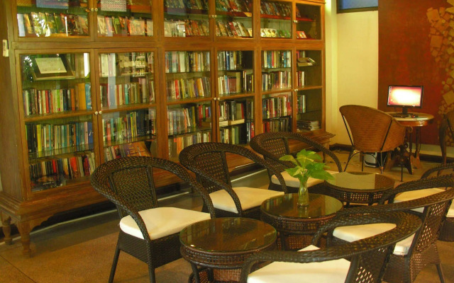 White House Beach Resort And Spa