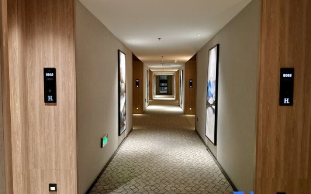 H Hotel (Wanda Plaza Chifeng University Store)