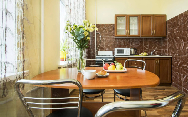 Hotel Status Apartments