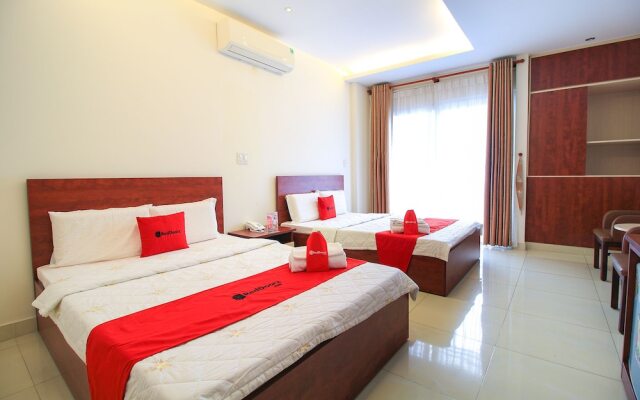 RedDoorz Plus @ Tran Phu