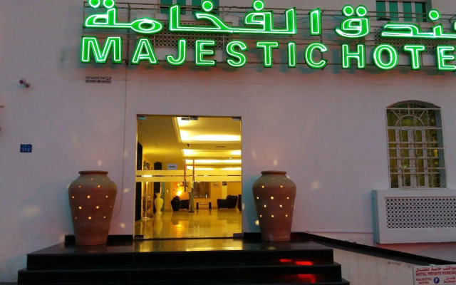 OYO 117 Majestic Hotel