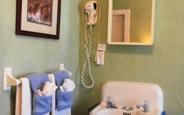 The Inn At The Shore