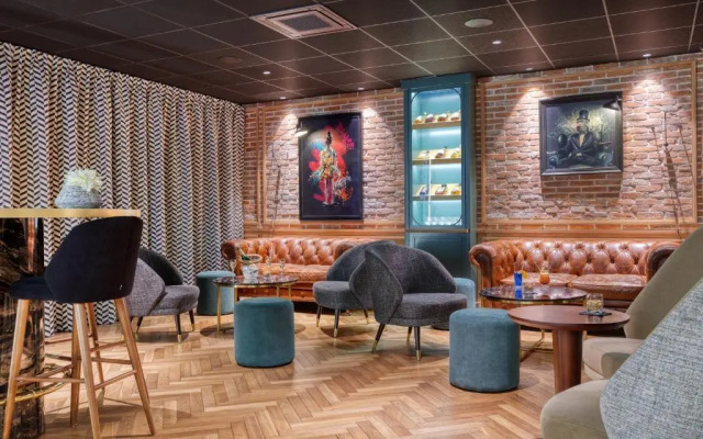 Brit Hotel Les Voyageurs