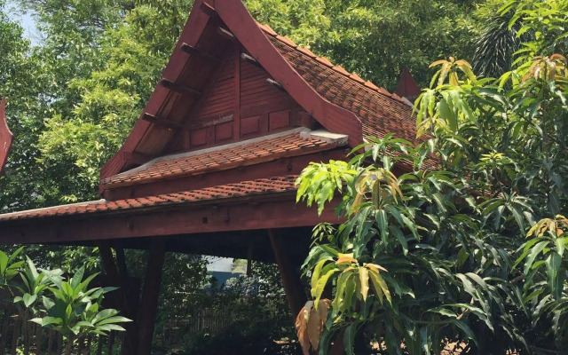 Luang Chumni Village