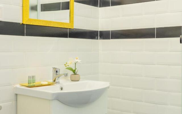 CHÂTEAU: Upscale Suites in Bucharest's Historical Center!