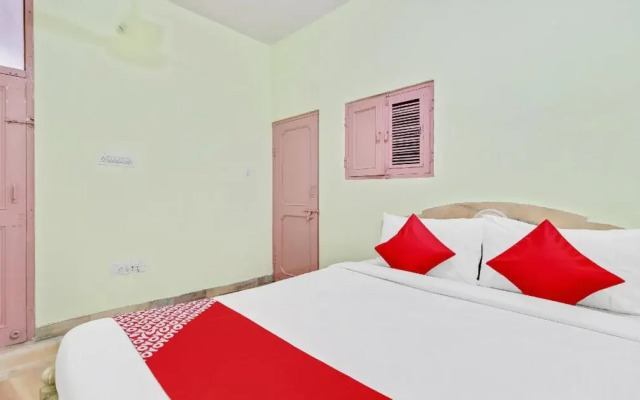 OYO Flagship 46695 Red Tomato Palace Spot On