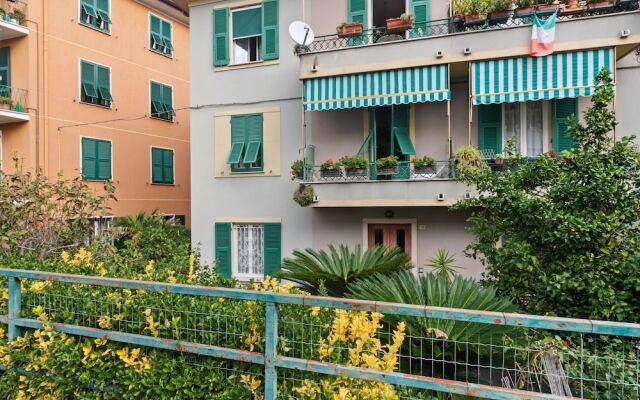 Spacious Apartment in Lavagna near Sea & City Center