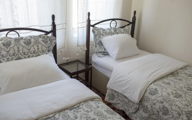 Kamelya Cave Hostel - Adults Only