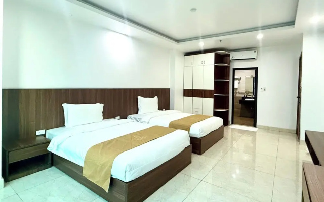 Crowne Plaza Hotel