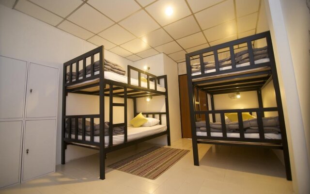 No.25 Cafe & Hostel