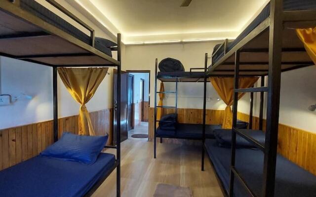 The Lost Hostels-Bir - Landing Site