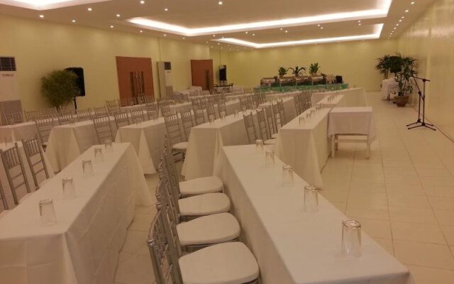 Parkway Hotel