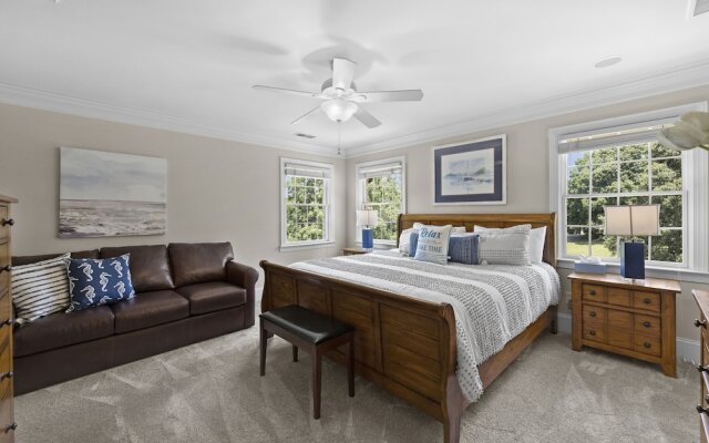 Make a Big Splash in 7BR Lake Norman Home!