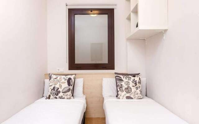 Big 2bed With Terrace Close to Sagrada Familia