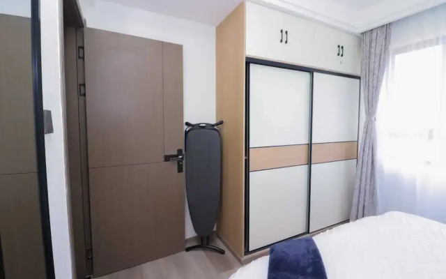 Lux Suites City Oasis Apartments