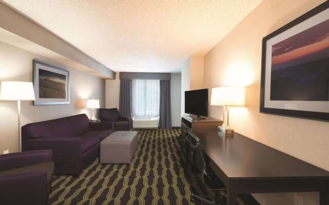 La Quinta Inn & Suites by Wyndham Lynchburg at Liberty Univ.