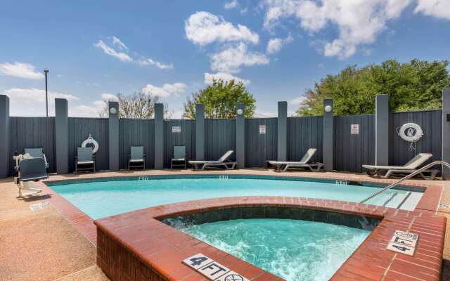 Comfort Suites DFW Airport