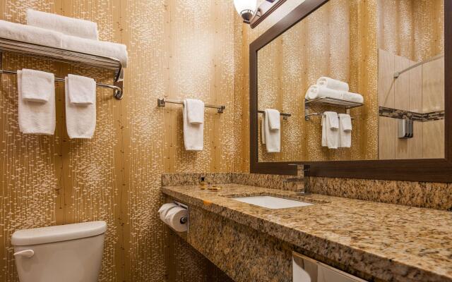 Best Western Plus Fresno Airport Hotel