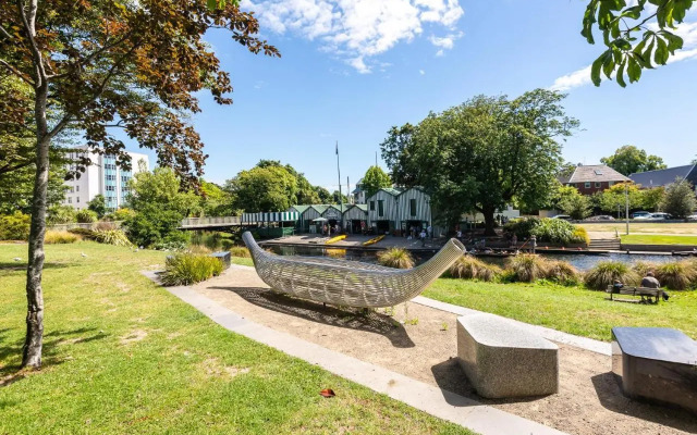 Riverside 1-Bed Apt - in the heart of the city