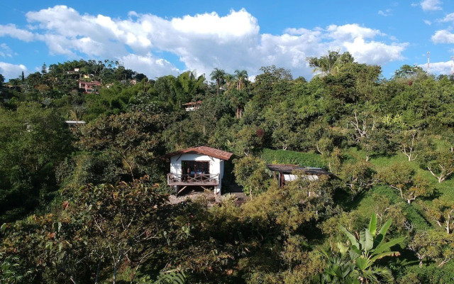 Viga Vieja Cabaña Rustica by Nomad Guru