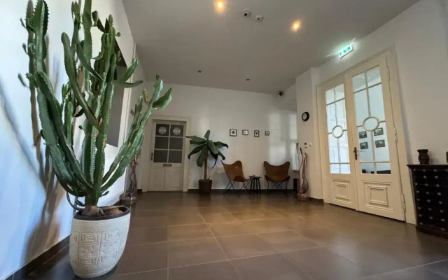 Center Rooms
